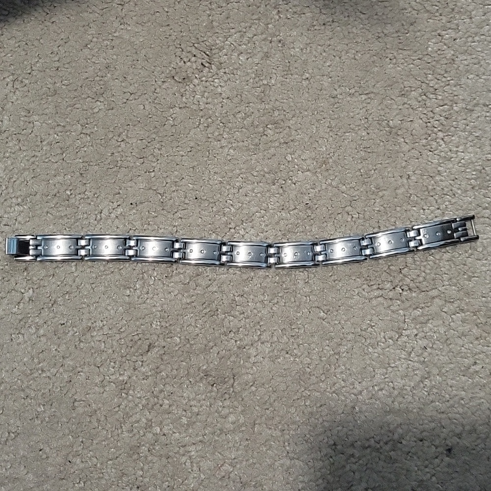 Mens 8 3/4" stateless steel bracelet